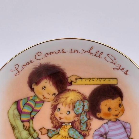 Avon Vintage 1984 Love Comes in All Sizes 5" Mothers Day Plate Collectible Gift - Picture 2 of 11